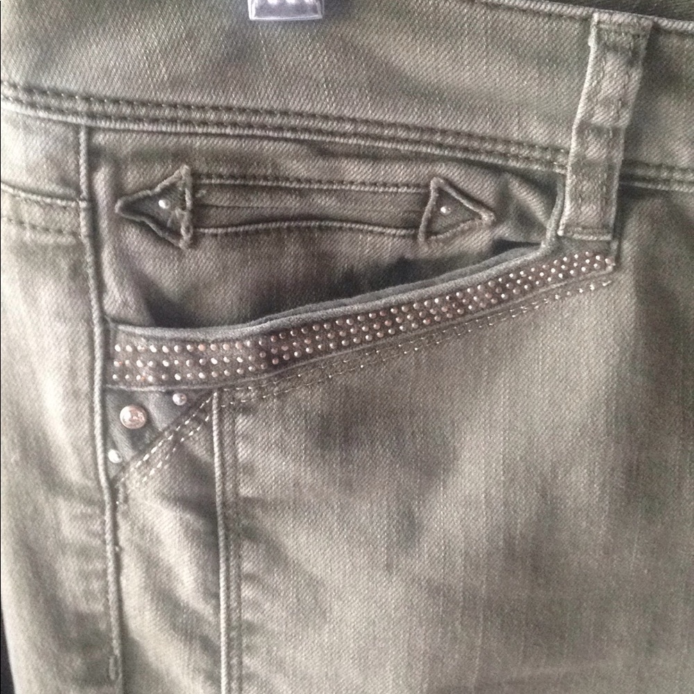 WHITE HOUSE BLACK MARKET JEANS